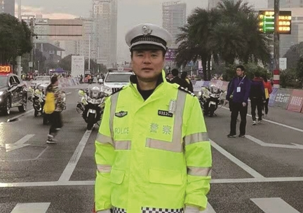 警察多人游戏手机_请问警察游戏_手游警察游戏